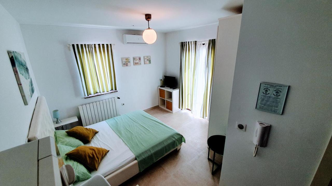 Apartments Villa Alba โปเรช ภายนอก รูปภาพ