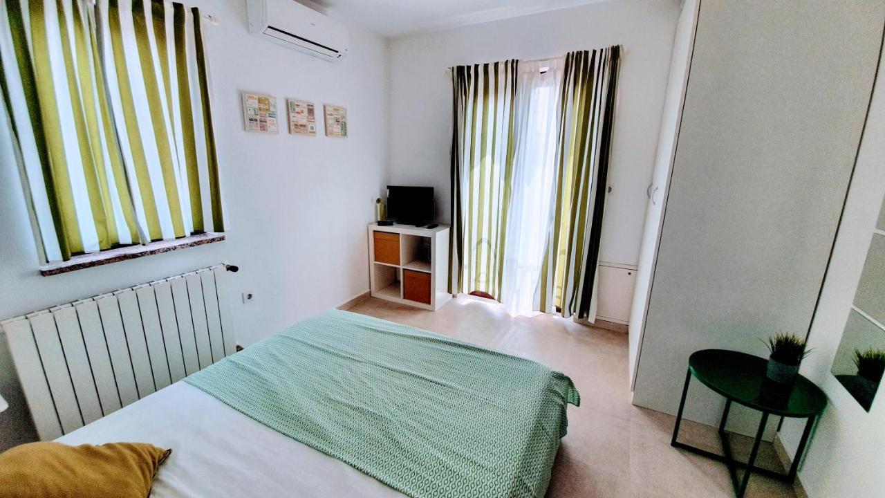 Apartments Villa Alba โปเรช ภายนอก รูปภาพ