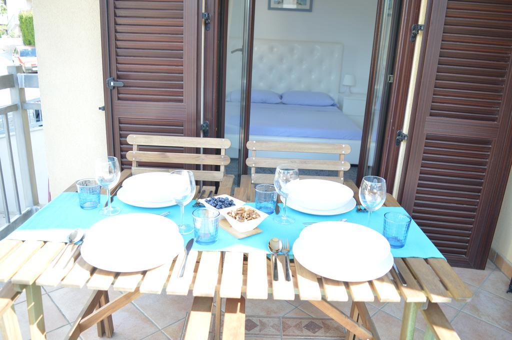 Apartments Villa Alba โปเรช ภายนอก รูปภาพ
