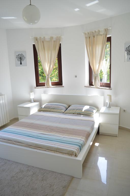 Apartments Villa Alba โปเรช ภายนอก รูปภาพ