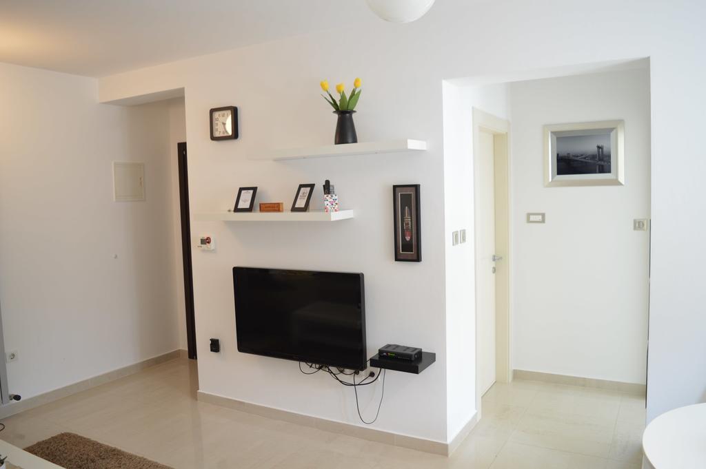 Apartments Villa Alba โปเรช ภายนอก รูปภาพ