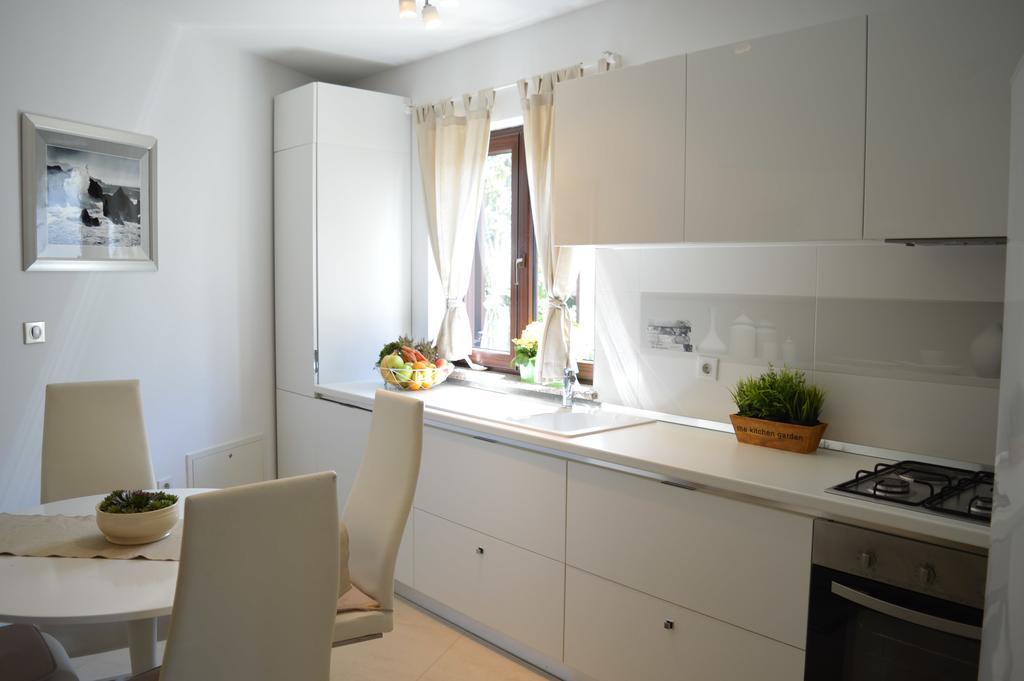 Apartments Villa Alba โปเรช ภายนอก รูปภาพ