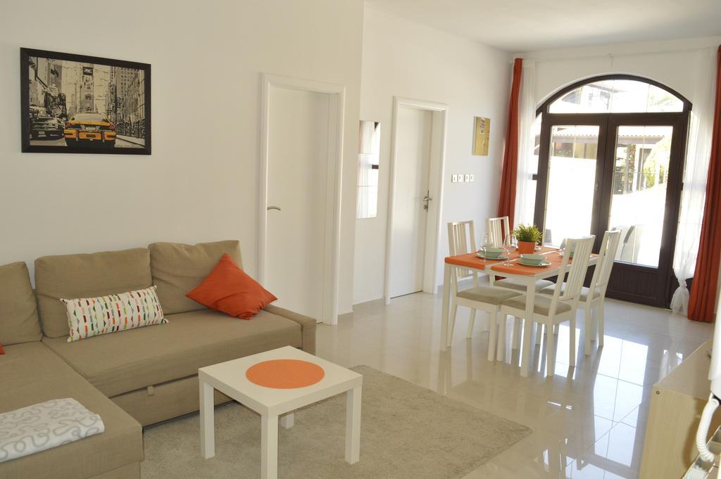 Apartments Villa Alba โปเรช ภายนอก รูปภาพ