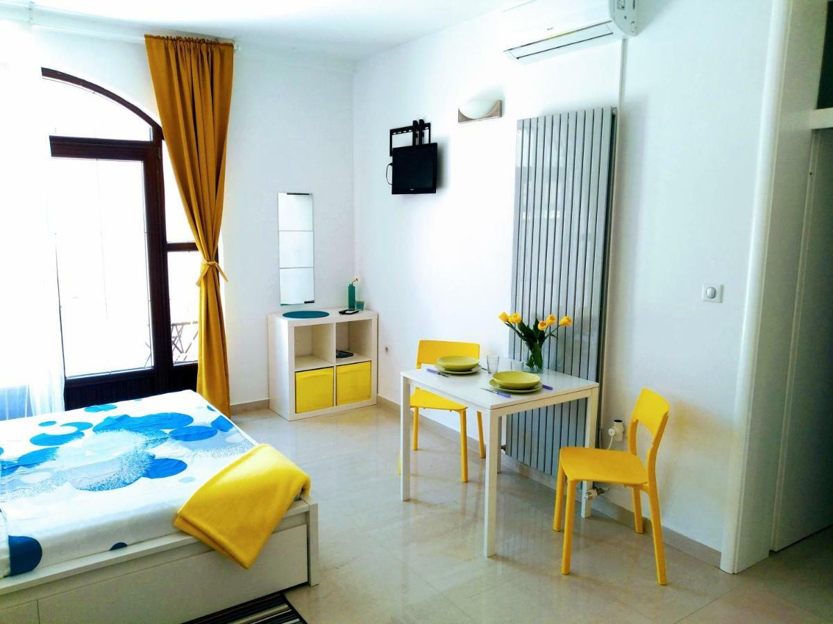 Apartments Villa Alba โปเรช ภายนอก รูปภาพ